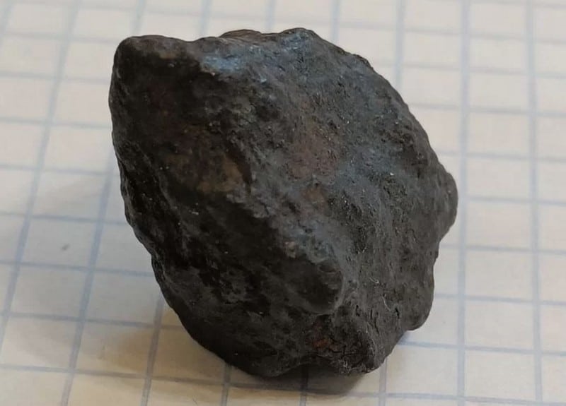 В Кирове продают несколько небольших метеоритов за 2 миллиона рублей