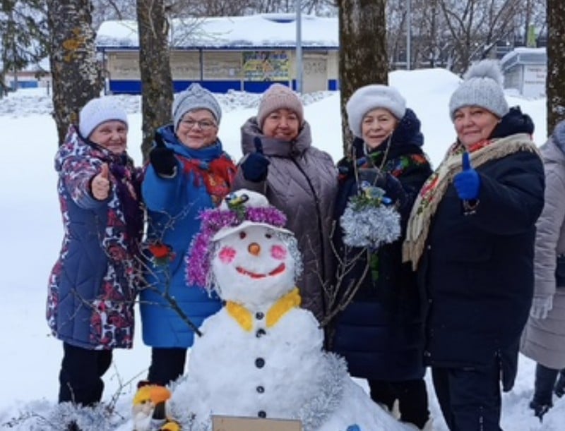 В Кировской области состоялся парад снеговиков