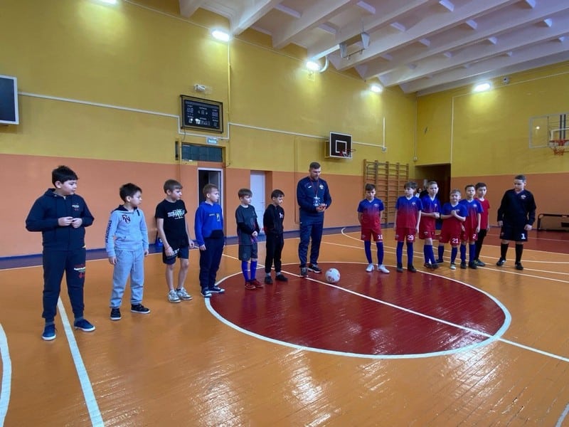 Школьники Кировской области играют в футбол с новыми технологиями
