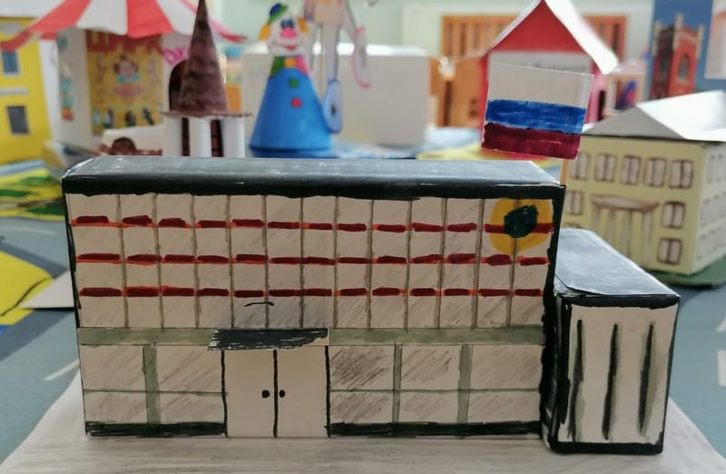 В кировском детском саду изготовили макет нашего города